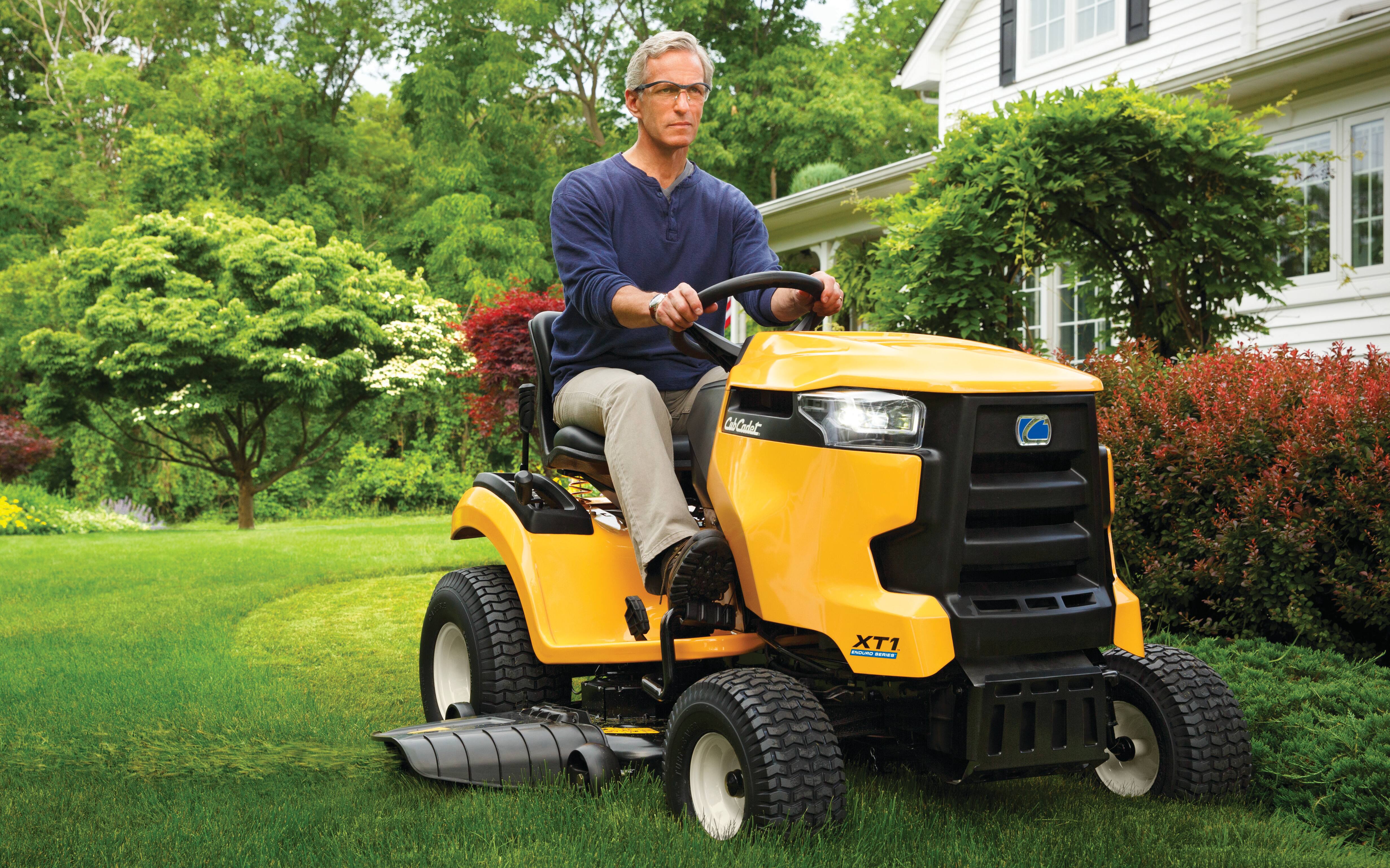 Makro ride on hotsell lawnmowers